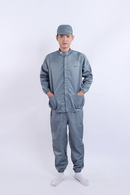 Uniforme de cuello antiestático perfecto para profesionales de la electrónica y la farmacia en espacios de trabajo controlados